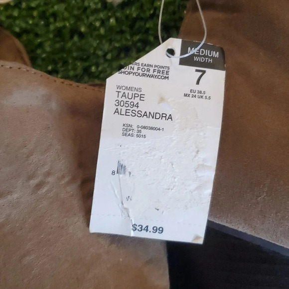 NWT Bongo Womens Zipper Up Ankle Booties with Fringe & Rivet Side Design - Picture 10 of 13